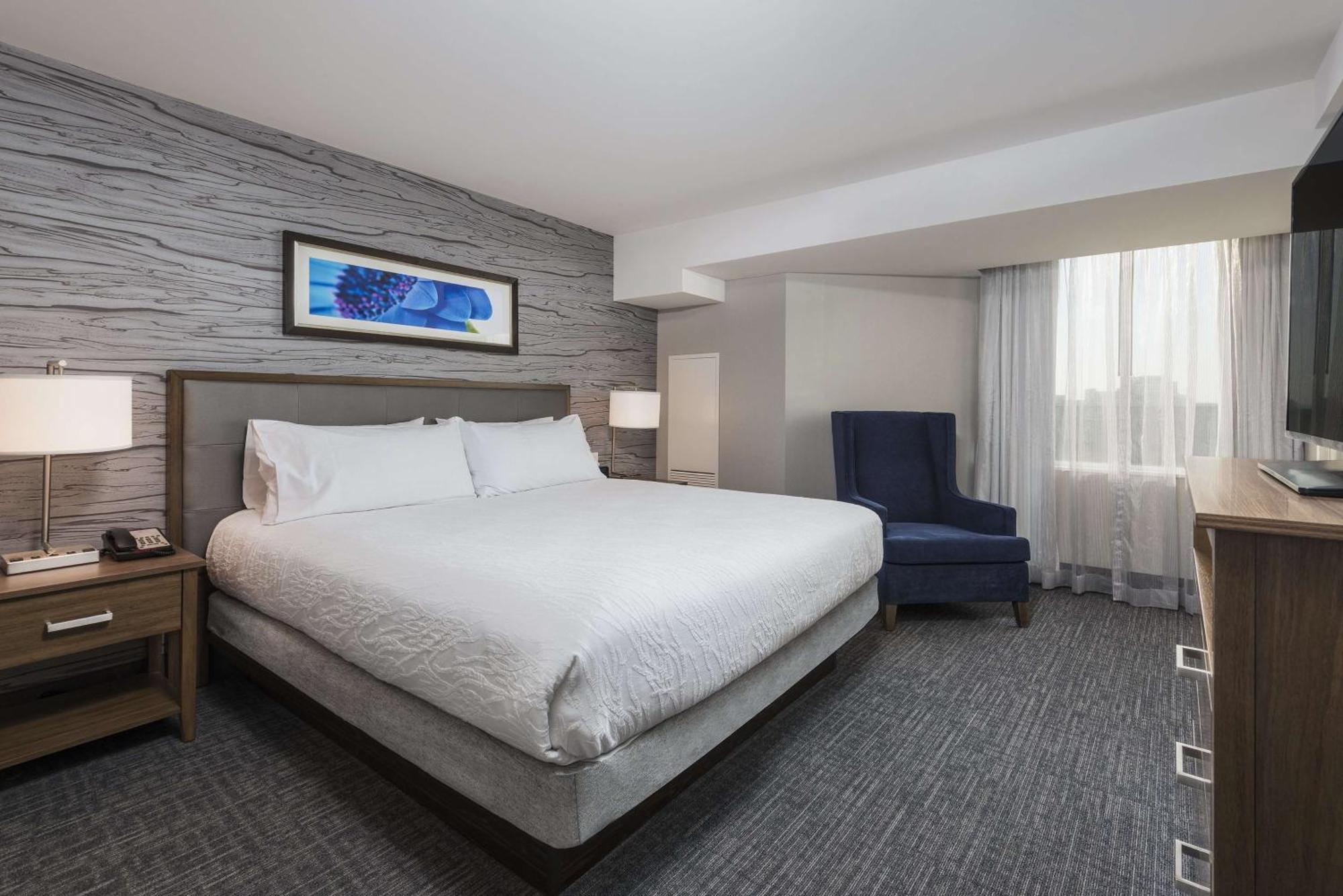 Hotel Homewood By Hilton Downtown