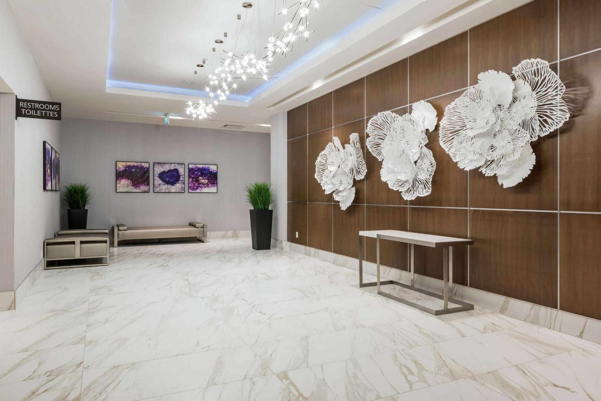 Hotel Homewood By Hilton Downtown Ottawa
